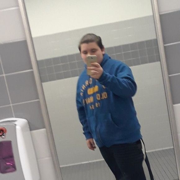 Meet your Posher, Quinton - Picture 1 of 1